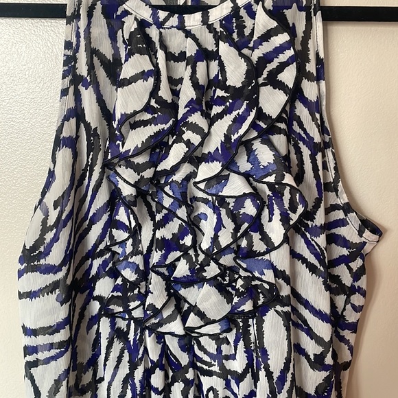 The Limited Sleeveless Blouse - Picture 2 of 3